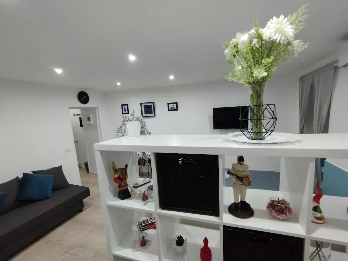 Apartment Pazzariello Holiday Home - Casa Vacanza Napoli Centro Storico Italy
